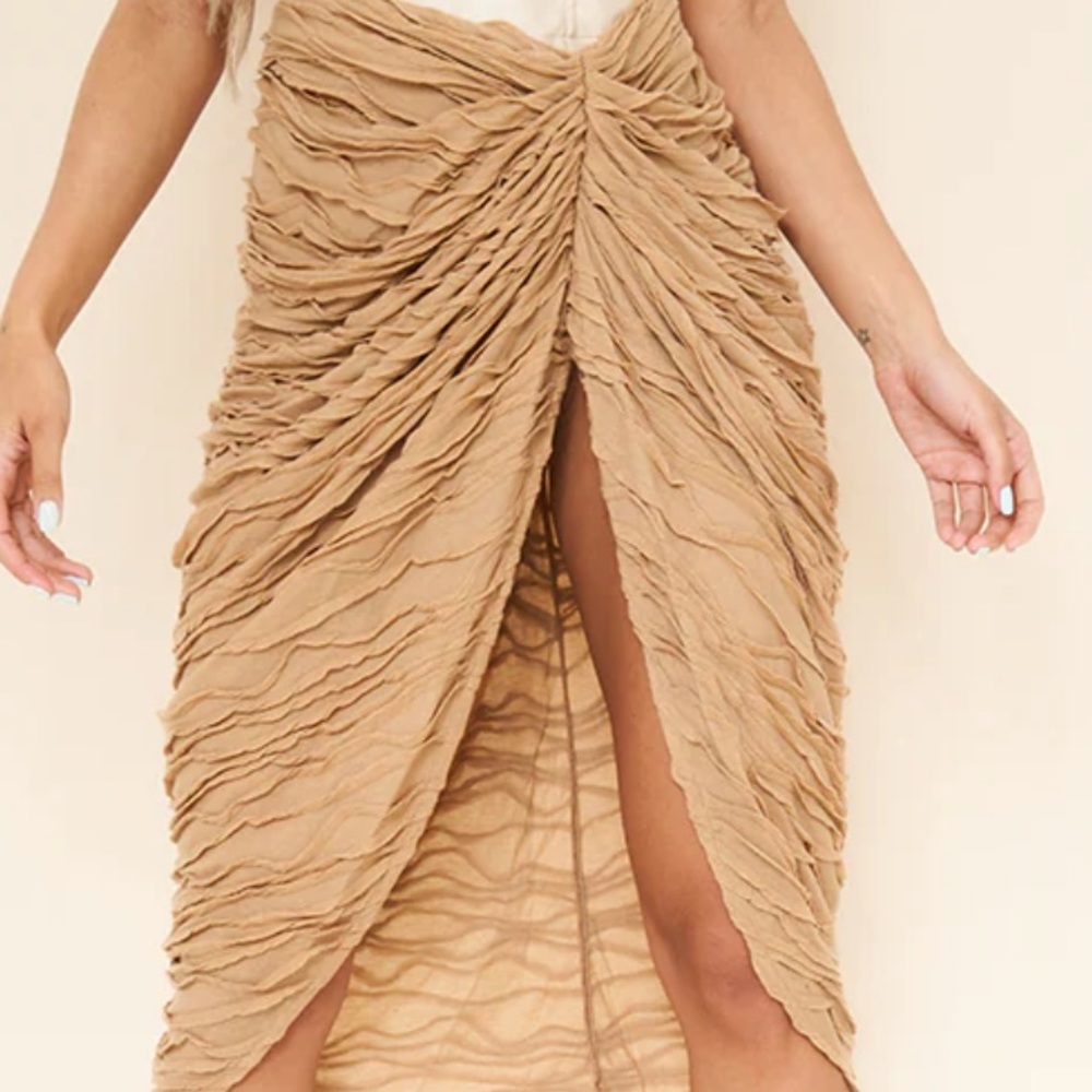 Stone Textured Ruched Midi Skirt - Picture 4 of 5